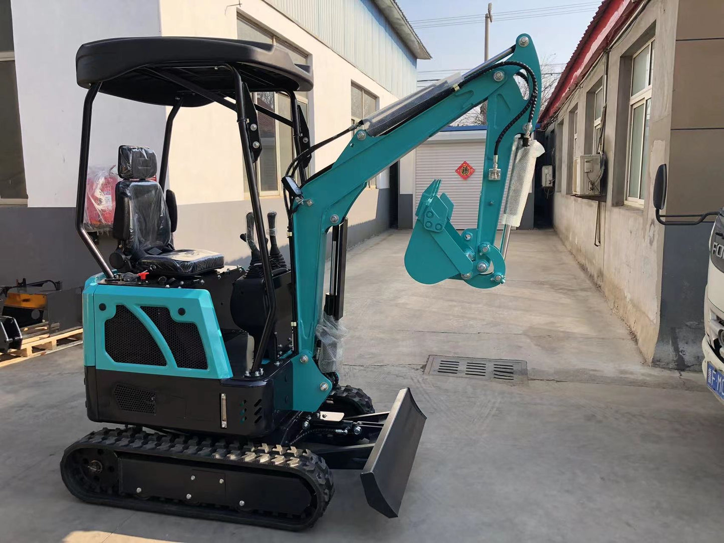 1.7 tonne excavator