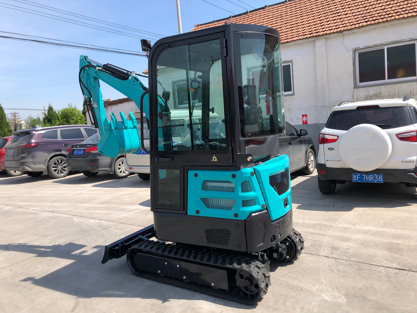 2 tonne excavator