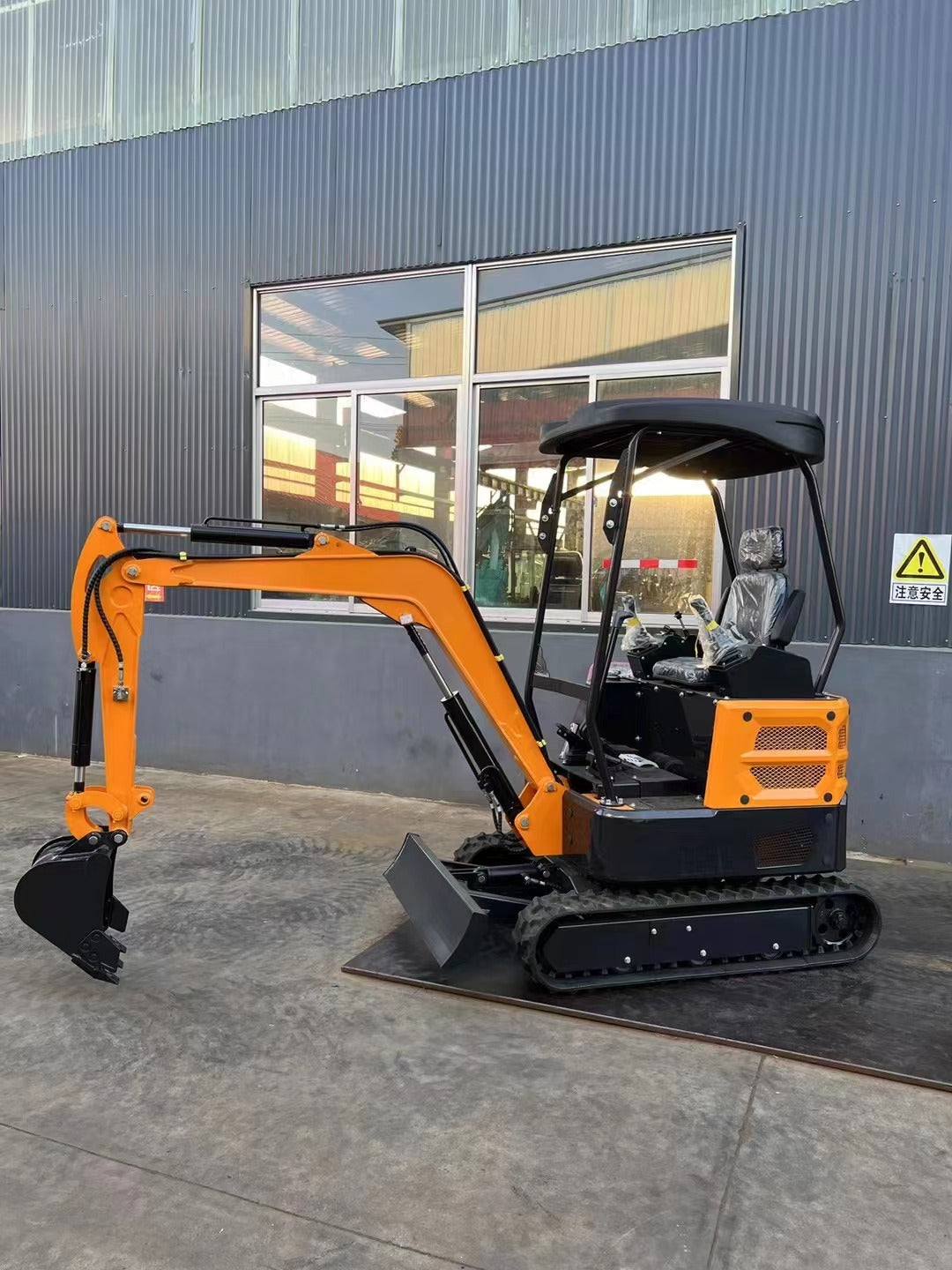 2 tonne excavator