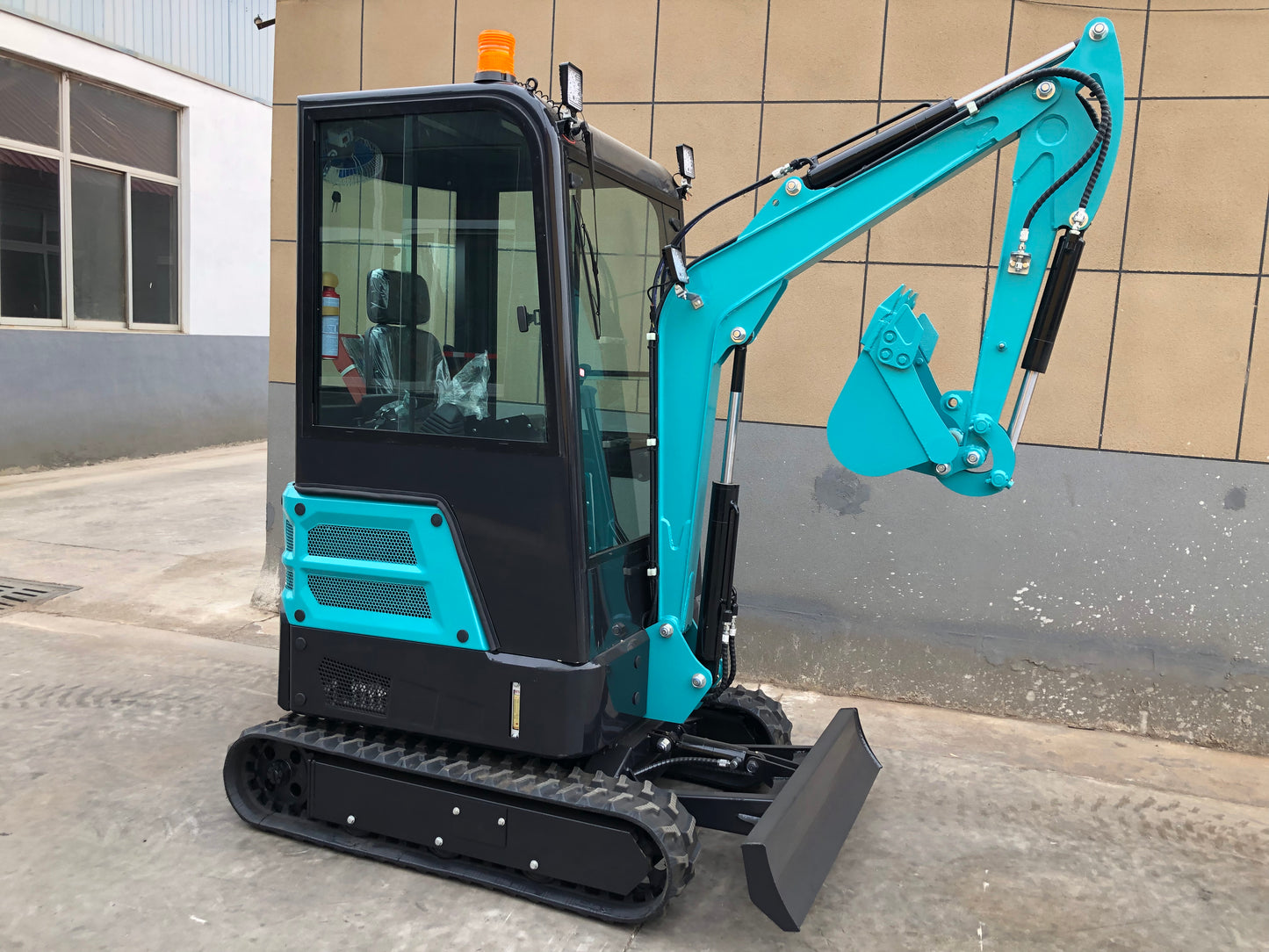 2 tonne excavator
