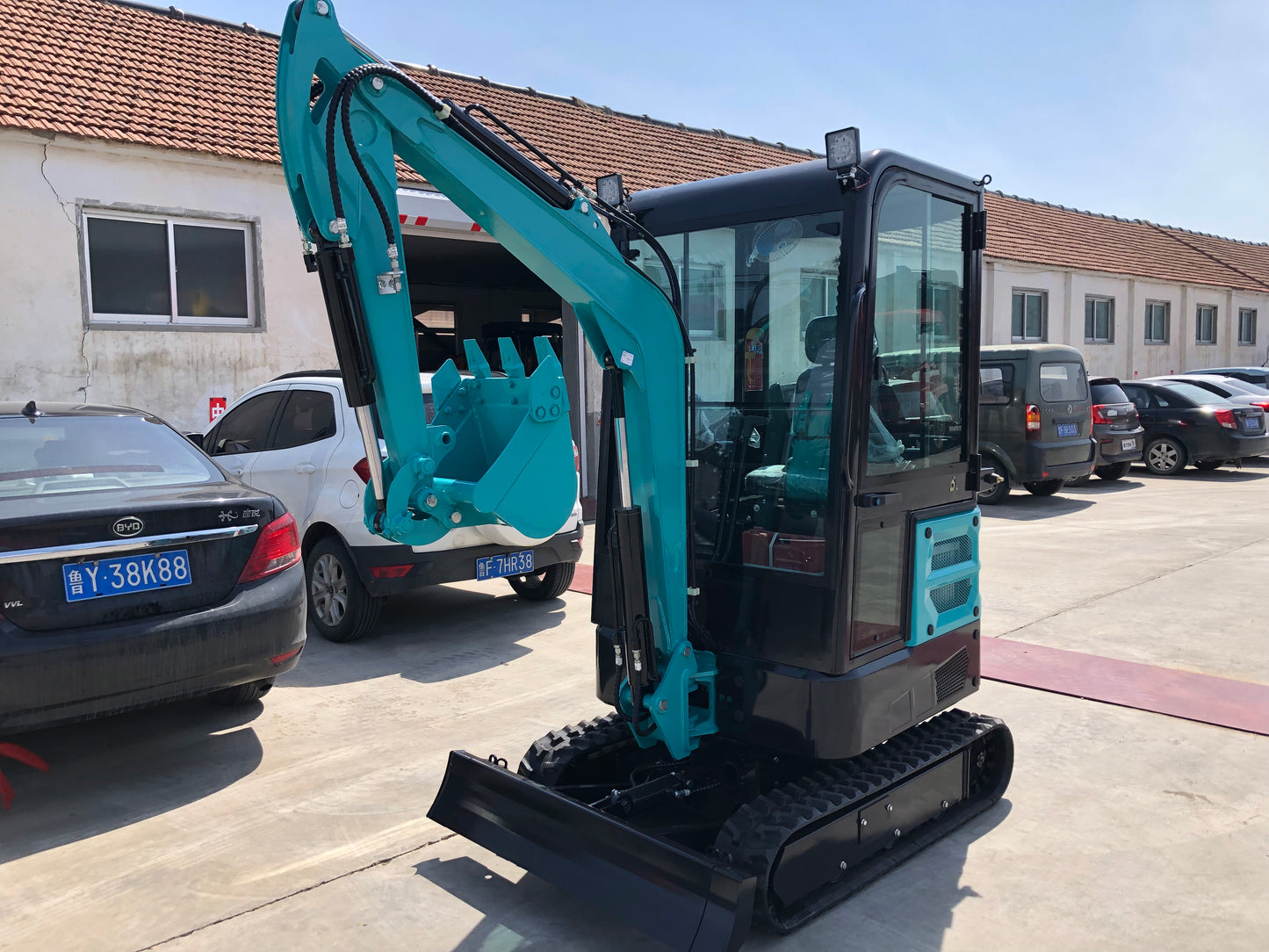 2 tonne excavator